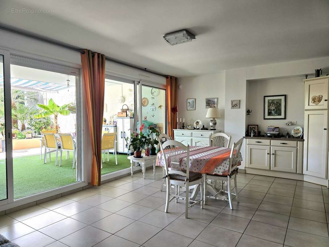 Appartement à BORMES-LES-MIMOSAS