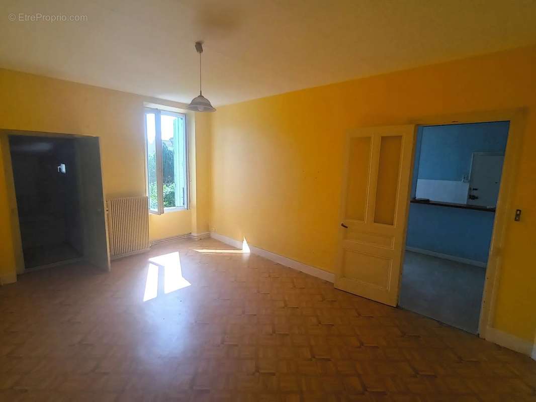 Appartement à MONTCEAU-LES-MINES