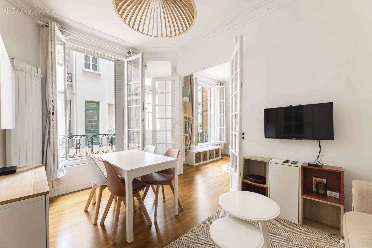 Appartement à PARIS-17E