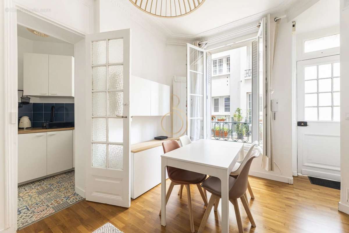 Appartement à PARIS-17E