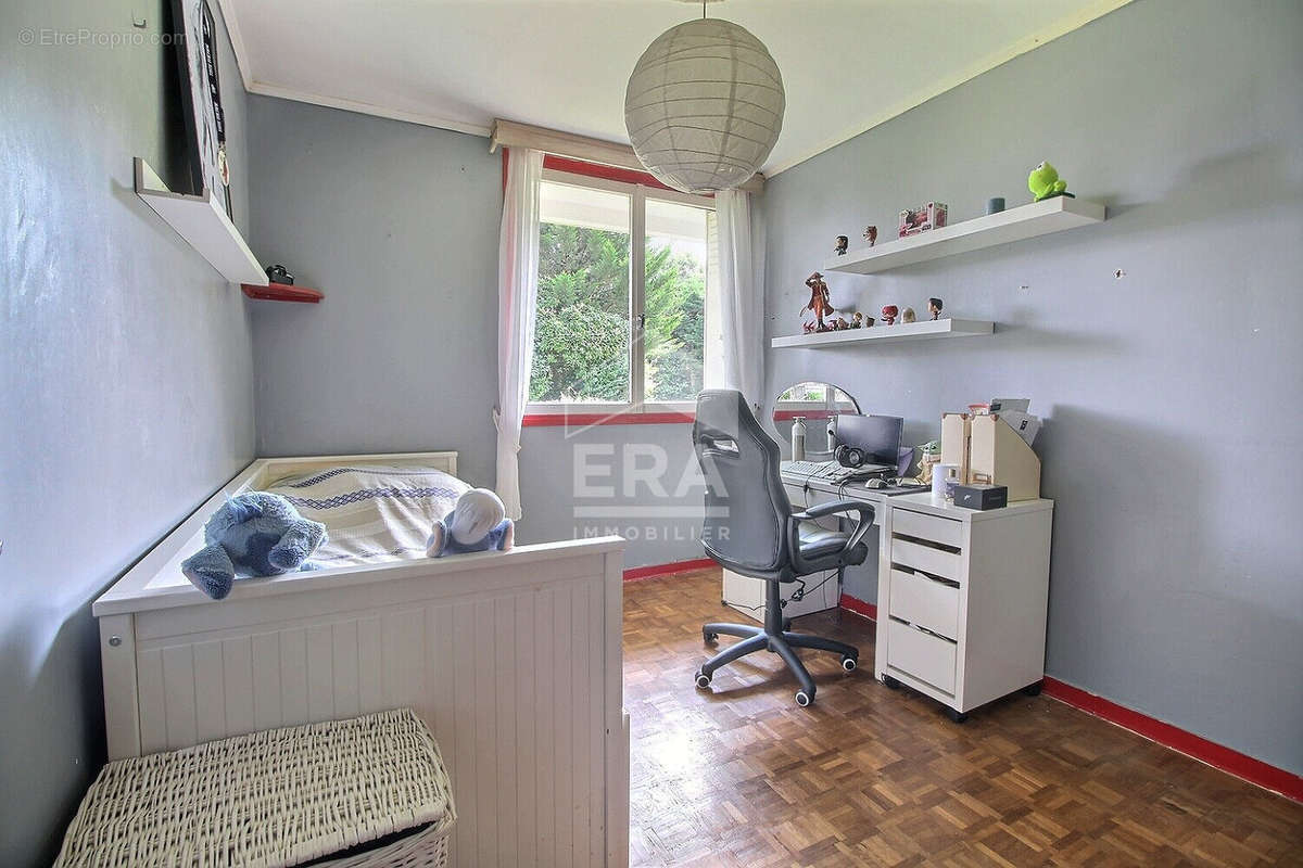 Appartement à LE PLESSIS-ROBINSON