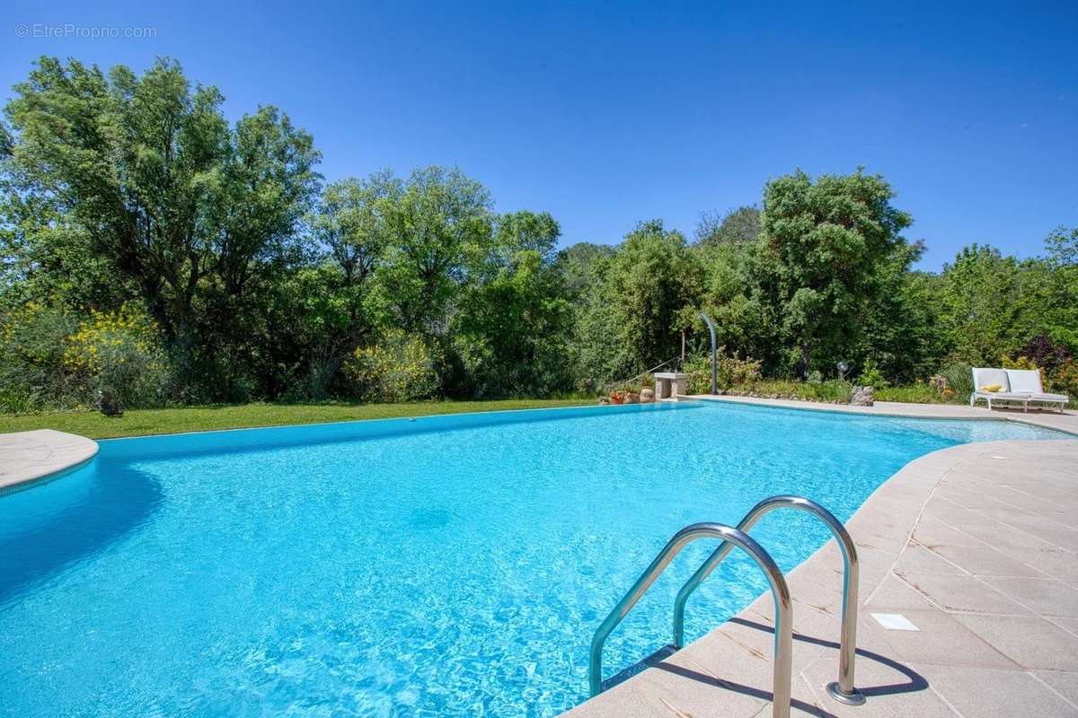 Maison à ROQUEBRUNE-SUR-ARGENS