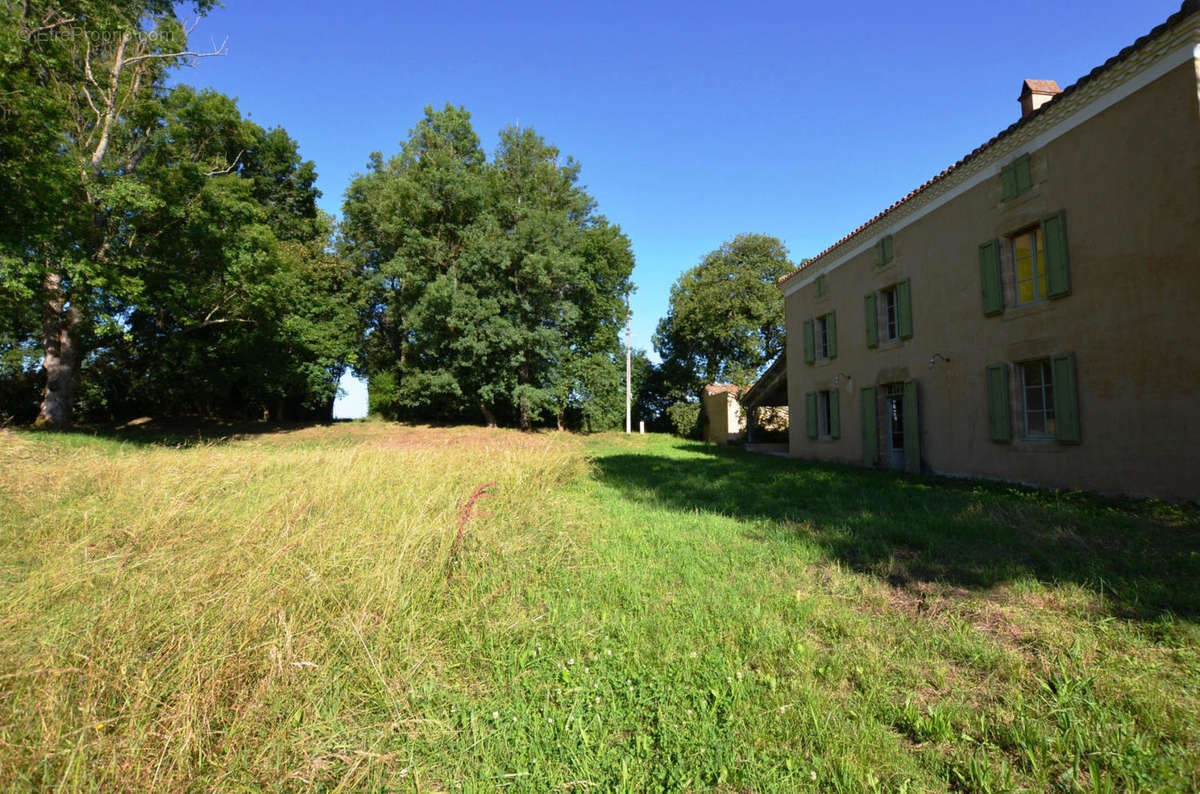 Maison à BASSOUES