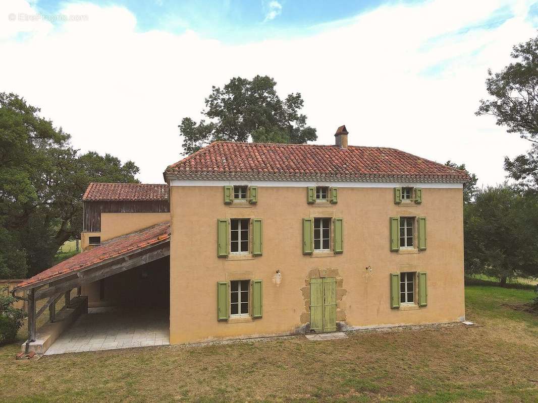 Maison à BASSOUES