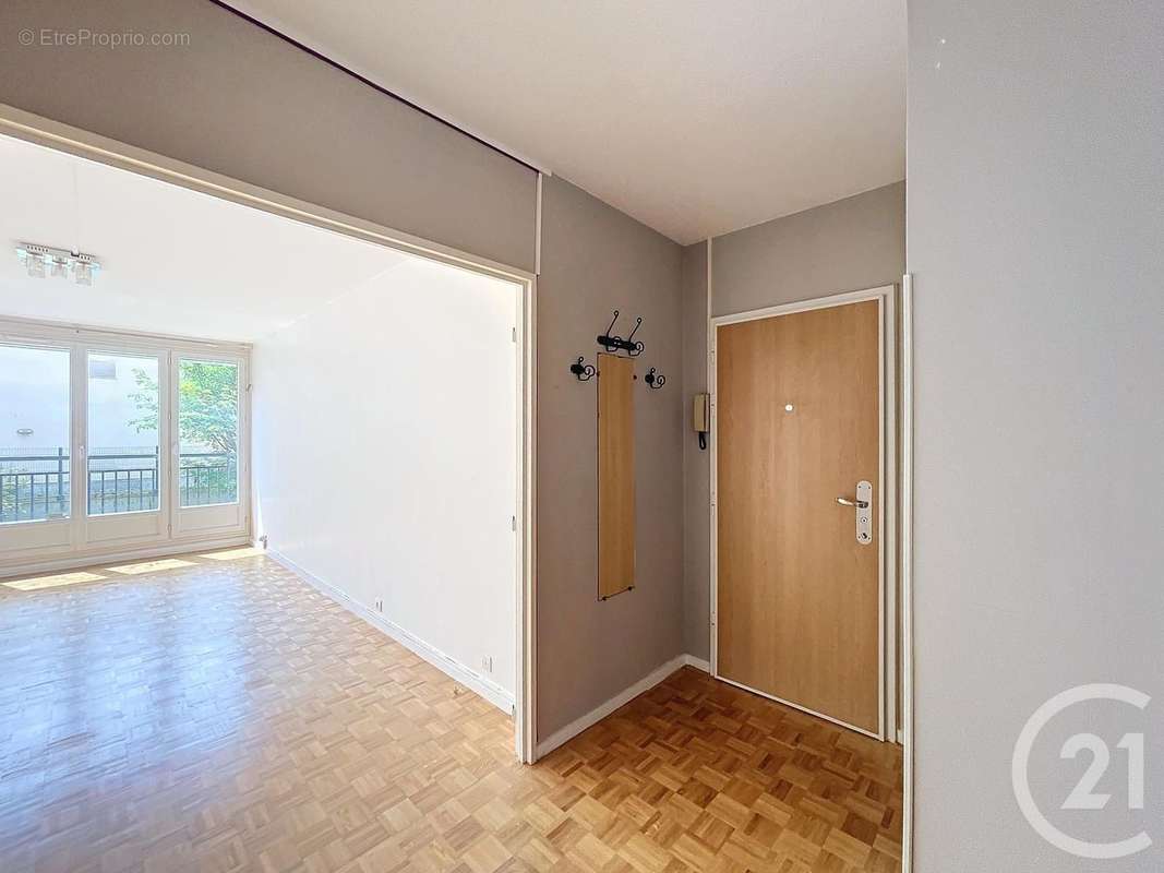 Appartement à MONTROUGE