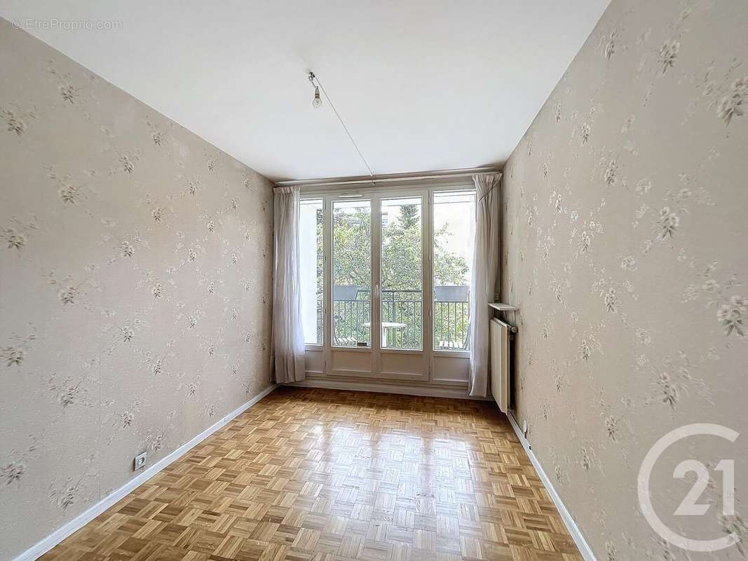 Appartement à MONTROUGE