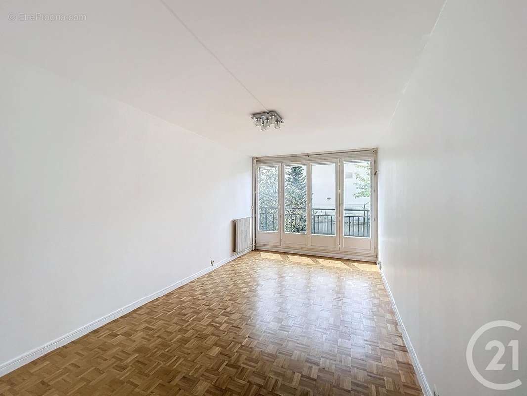 Appartement à MONTROUGE