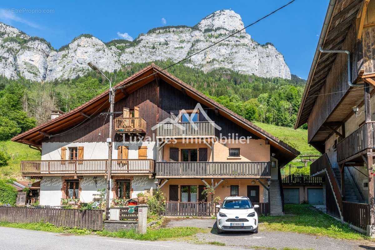 Maison à LE PETIT-BORNAND-LES-GLIERES