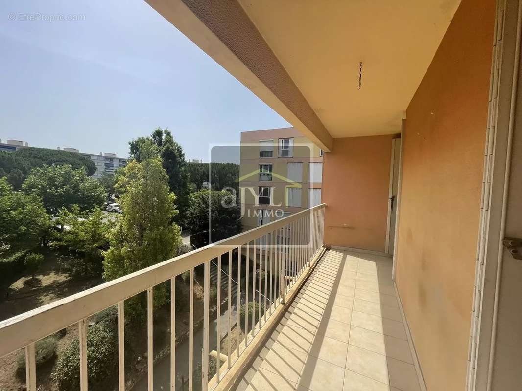 Appartement à MARSEILLE-12E