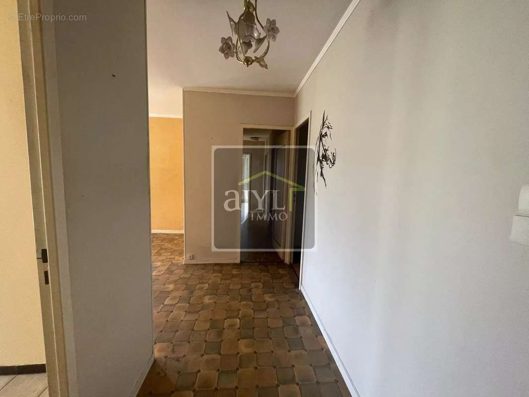 Appartement à MARSEILLE-12E