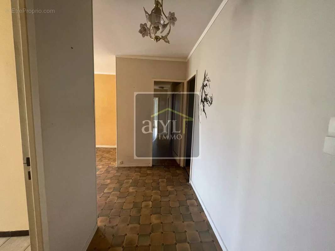 Appartement à MARSEILLE-12E