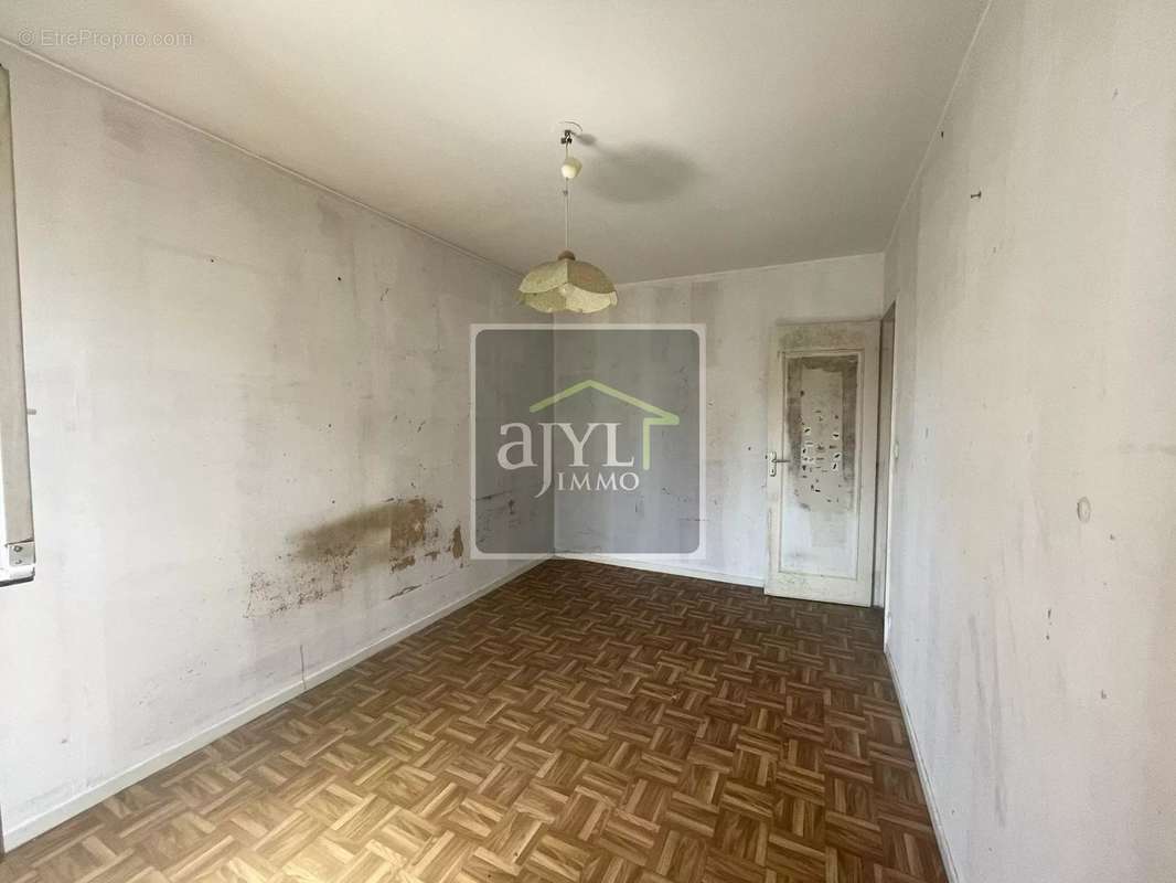 Appartement à MARSEILLE-12E