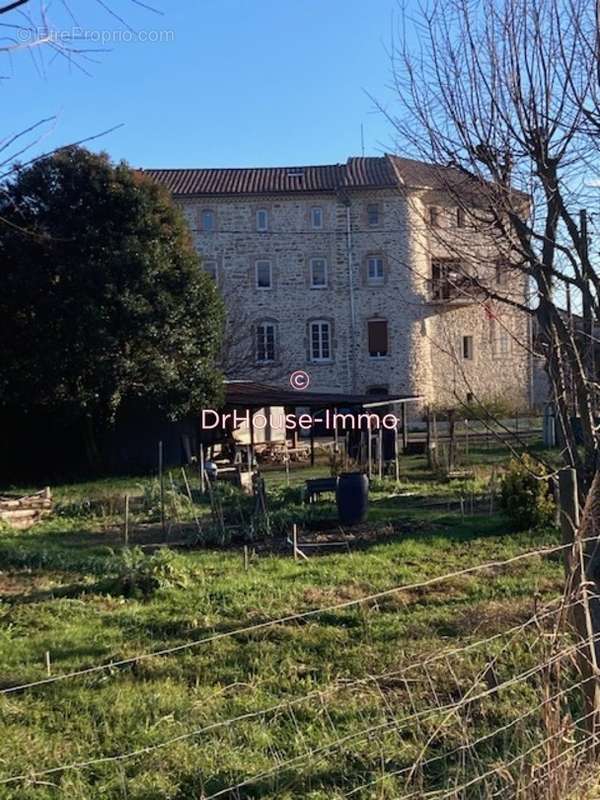 Appartement à SAINT-HILAIRE-DE-BRETHMAS