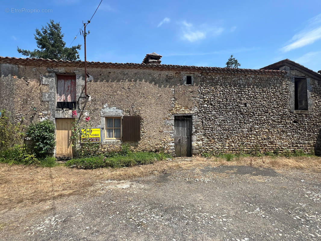 Maison à CHASSENEUIL-SUR-BONNIEURE