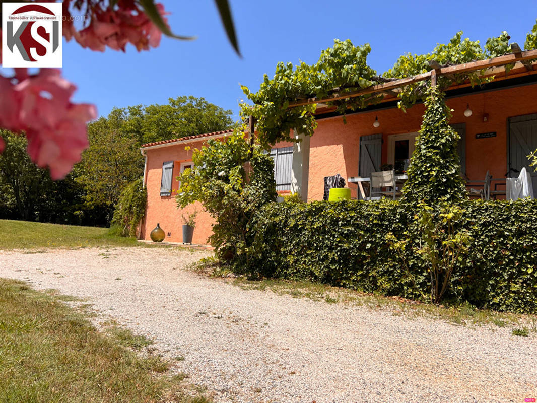 Maison à SEILLONS-SOURCE-D&#039;ARGENS