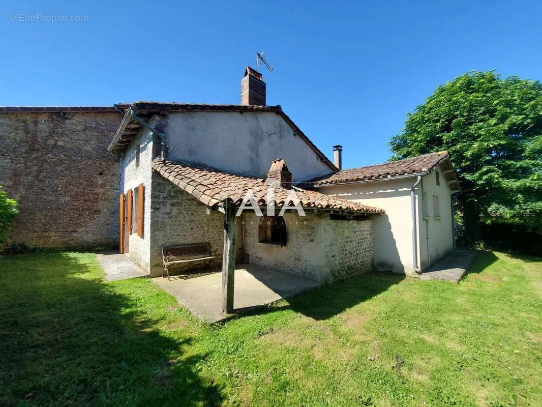 Maison à LE BOUCHAGE