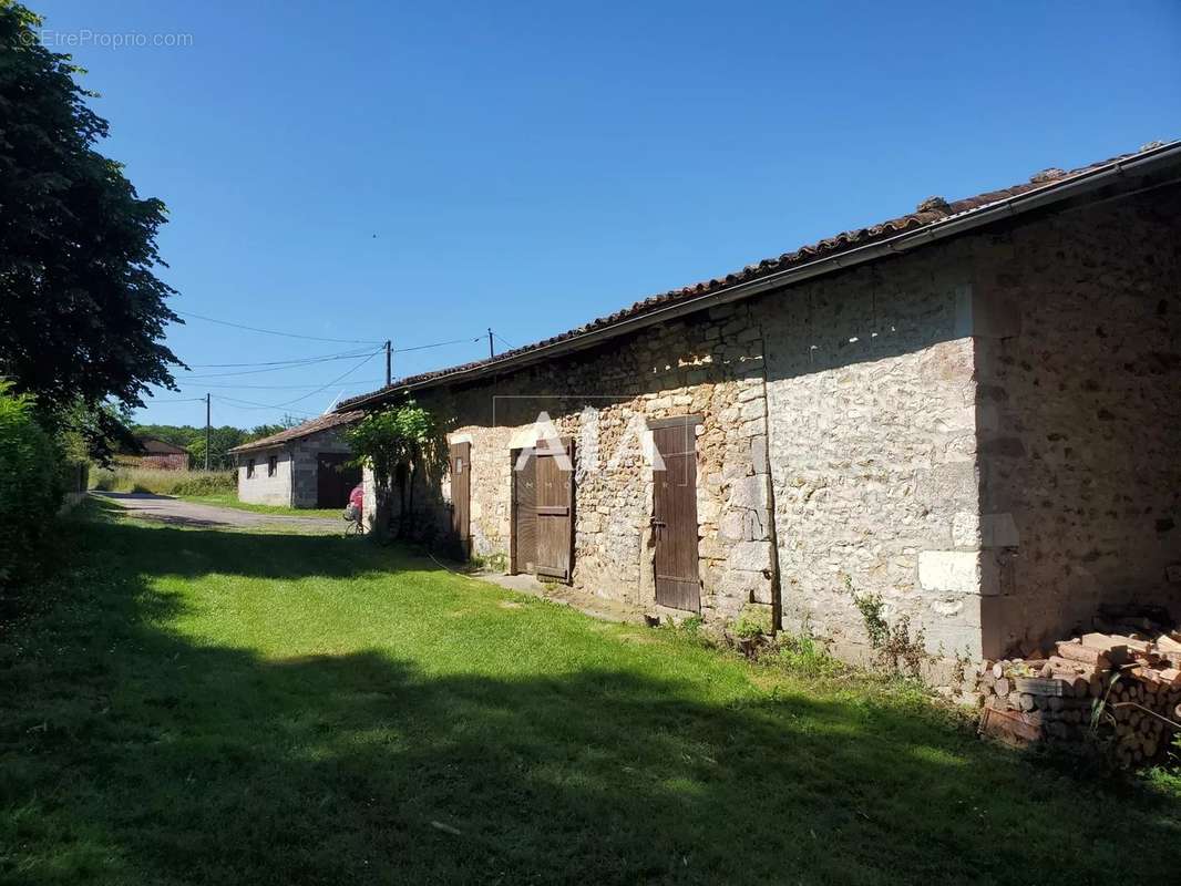 Maison à LE BOUCHAGE