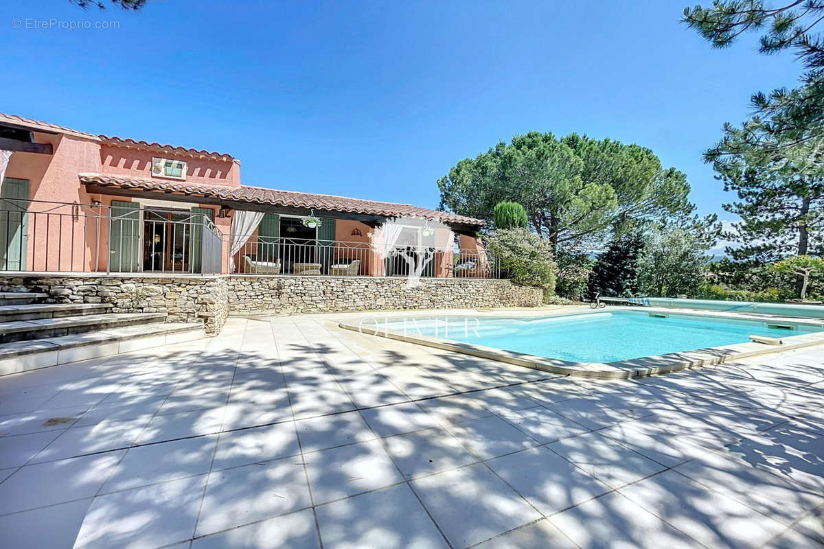 Maison à SAINT-SATURNIN-LES-APT