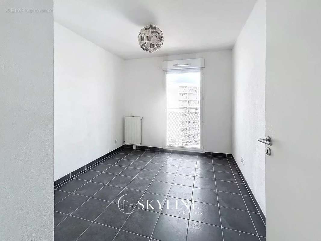 Appartement à MARSEILLE-3E