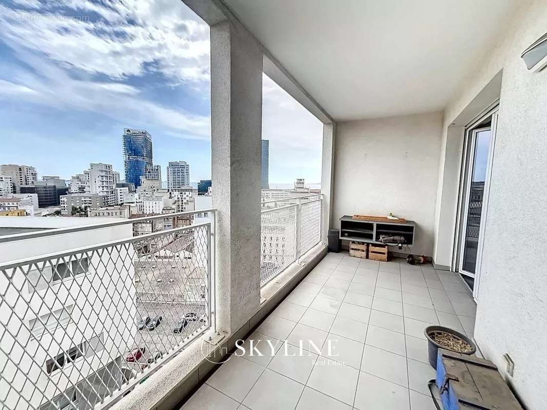 Appartement à MARSEILLE-3E