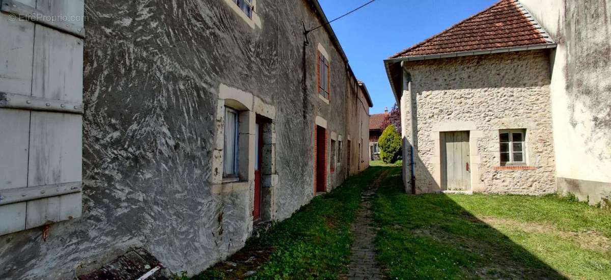 Maison à MANTOCHE