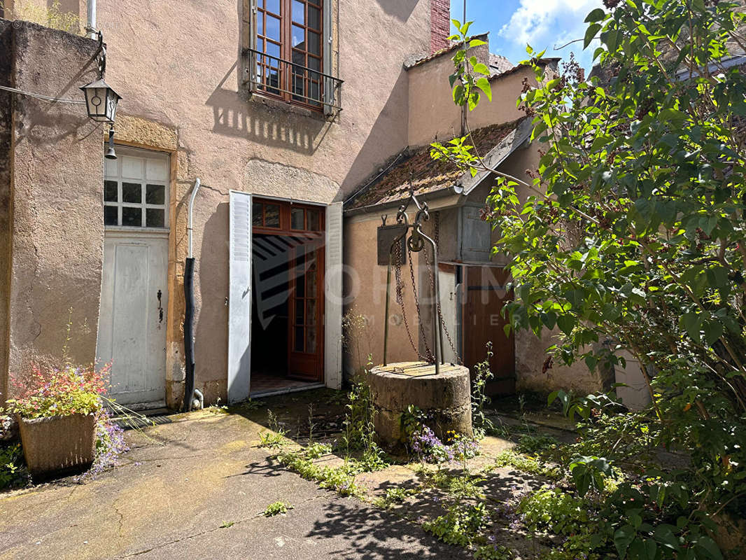 Maison à VEZELAY