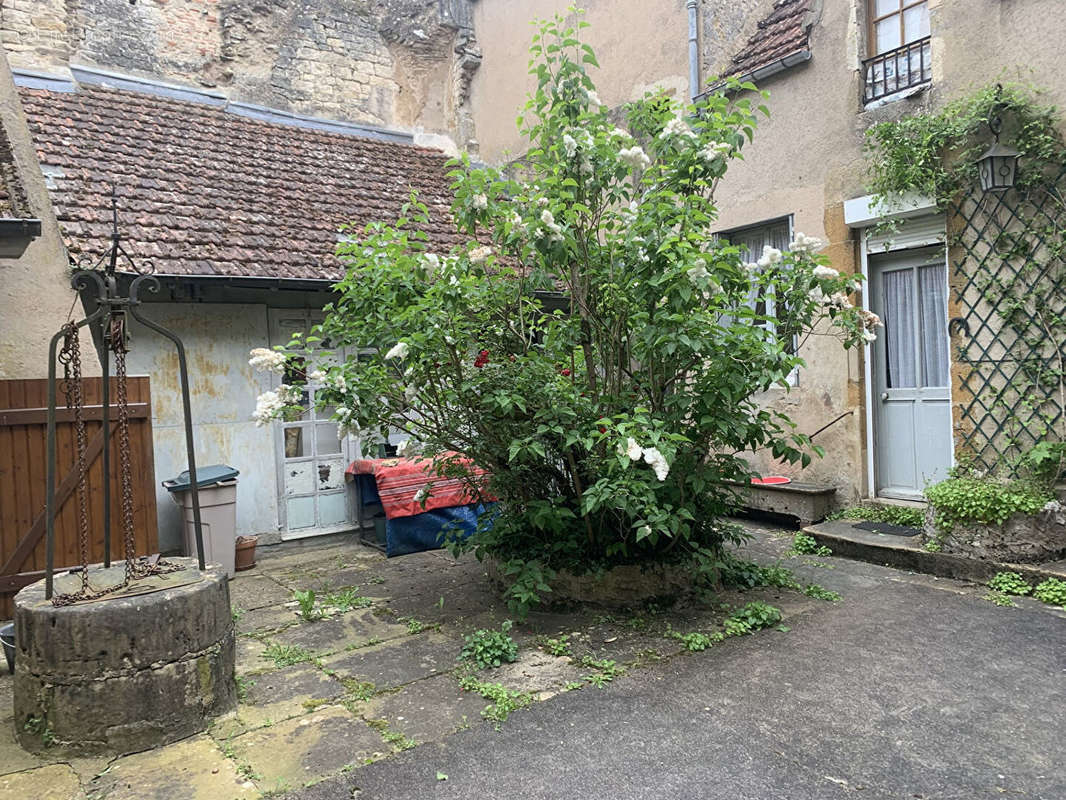 Maison à VEZELAY