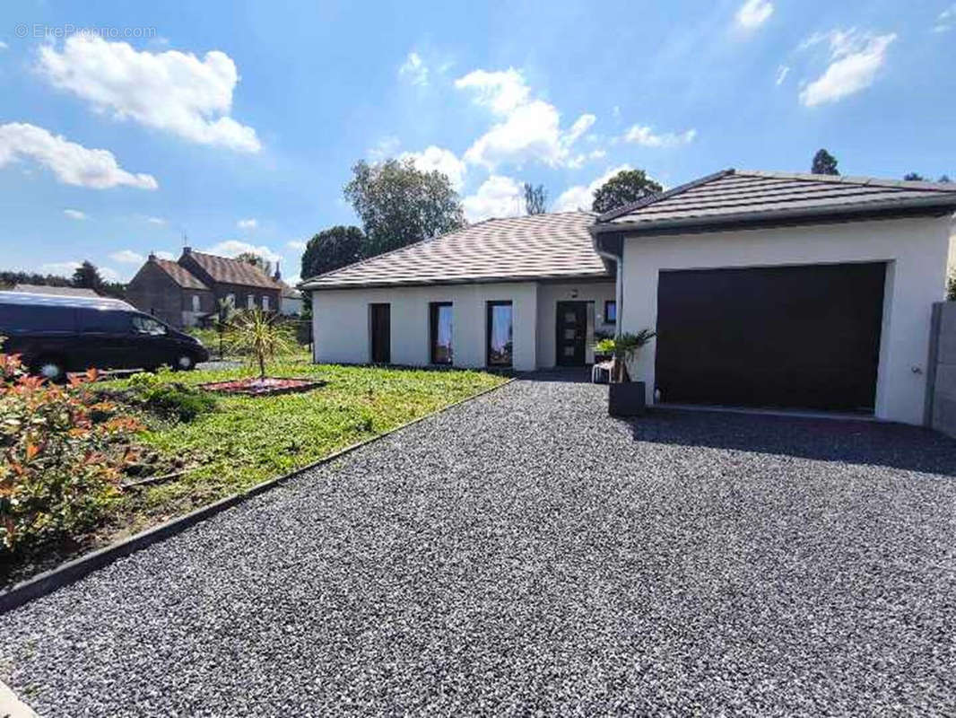 Maison à CRESPIN