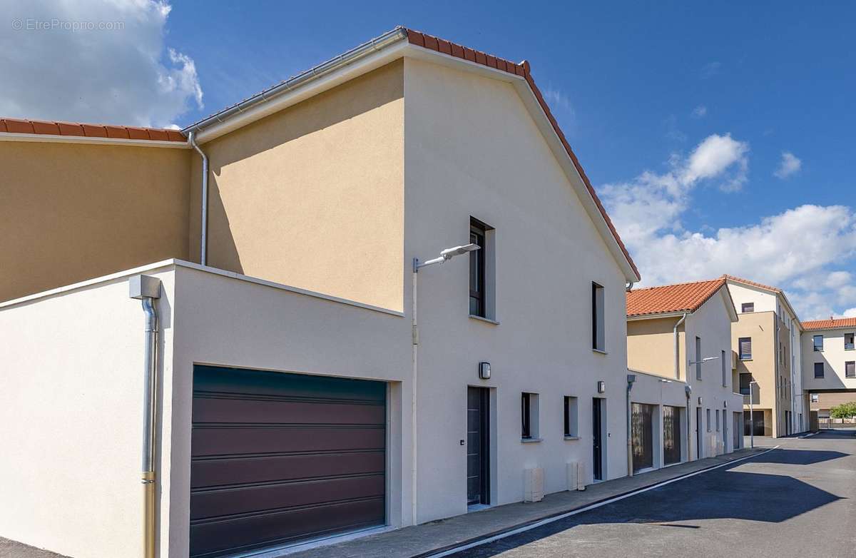 Maison à SAINT-JUST-SAINT-RAMBERT