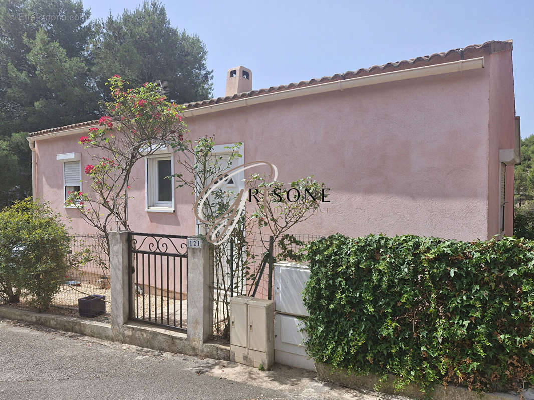 Maison à LE CASTELLET