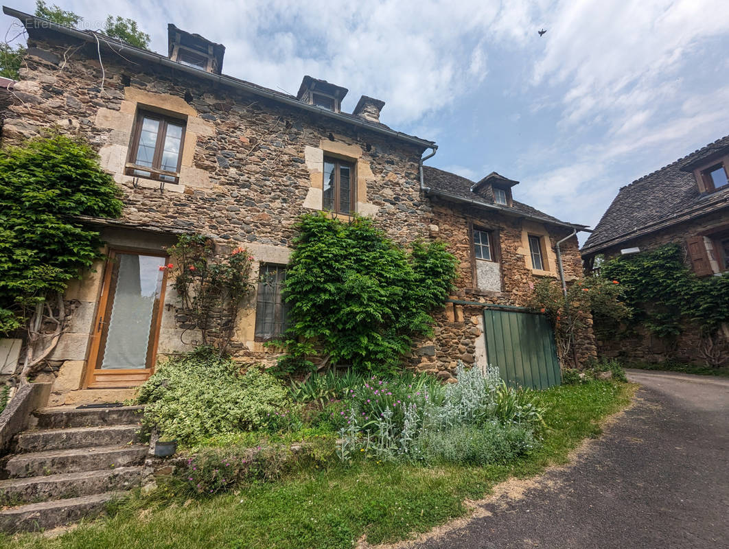 Maison à SAINTE-EULALIE-D&#039;OLT