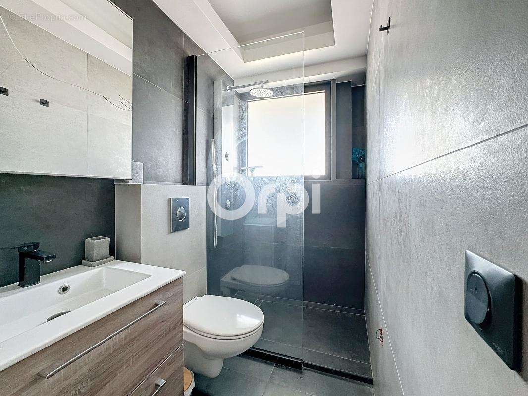 Appartement à VILLENEUVE-LOUBET