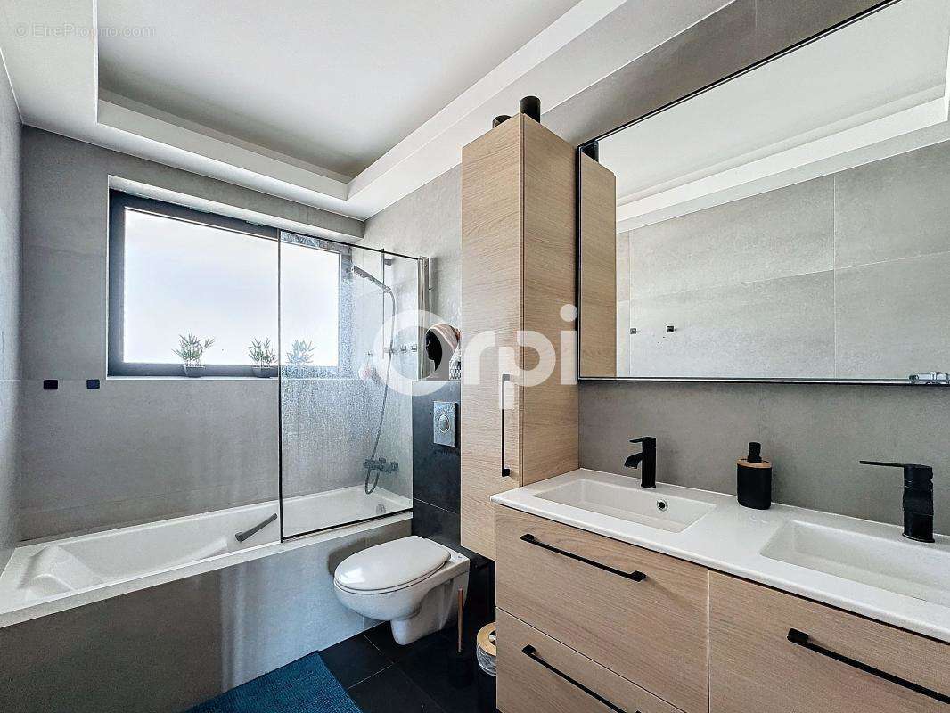 Appartement à VILLENEUVE-LOUBET