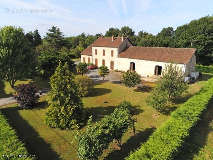 Maison à VERTEUIL-SUR-CHARENTE