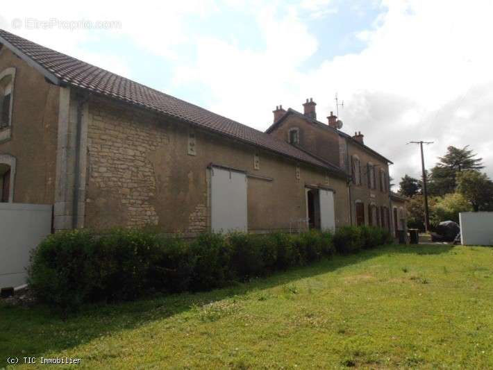 Maison à VERTEUIL-SUR-CHARENTE