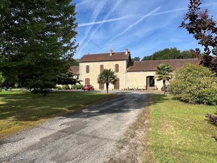 Maison à VERTEUIL-SUR-CHARENTE