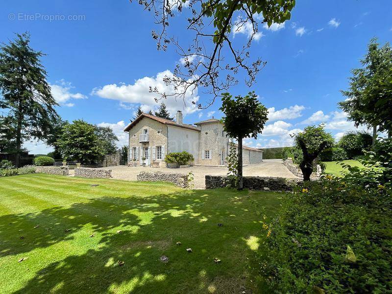 Maison à SAUZE-VAUSSAIS