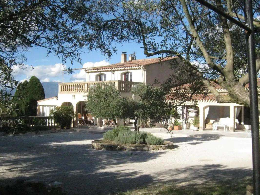 Maison à PERNES-LES-FONTAINES