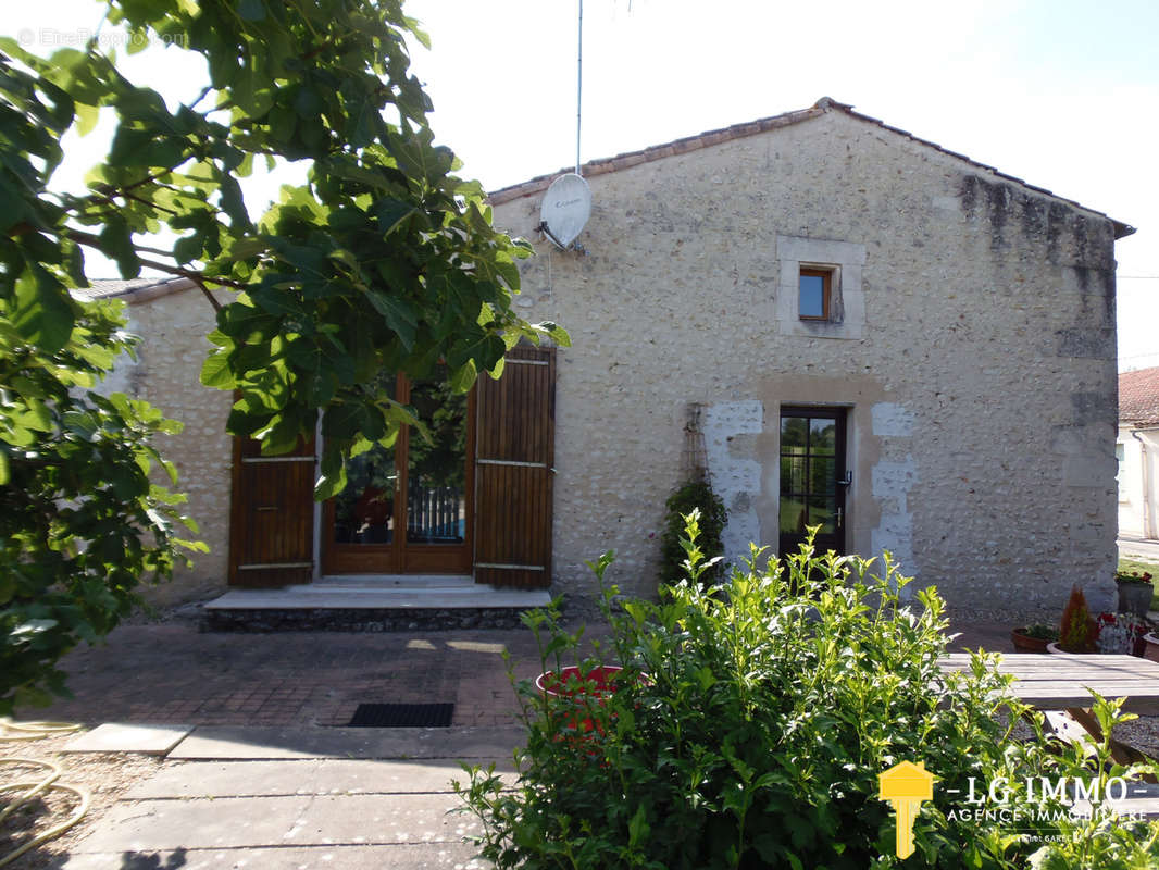 Maison à MORTAGNE-SUR-GIRONDE