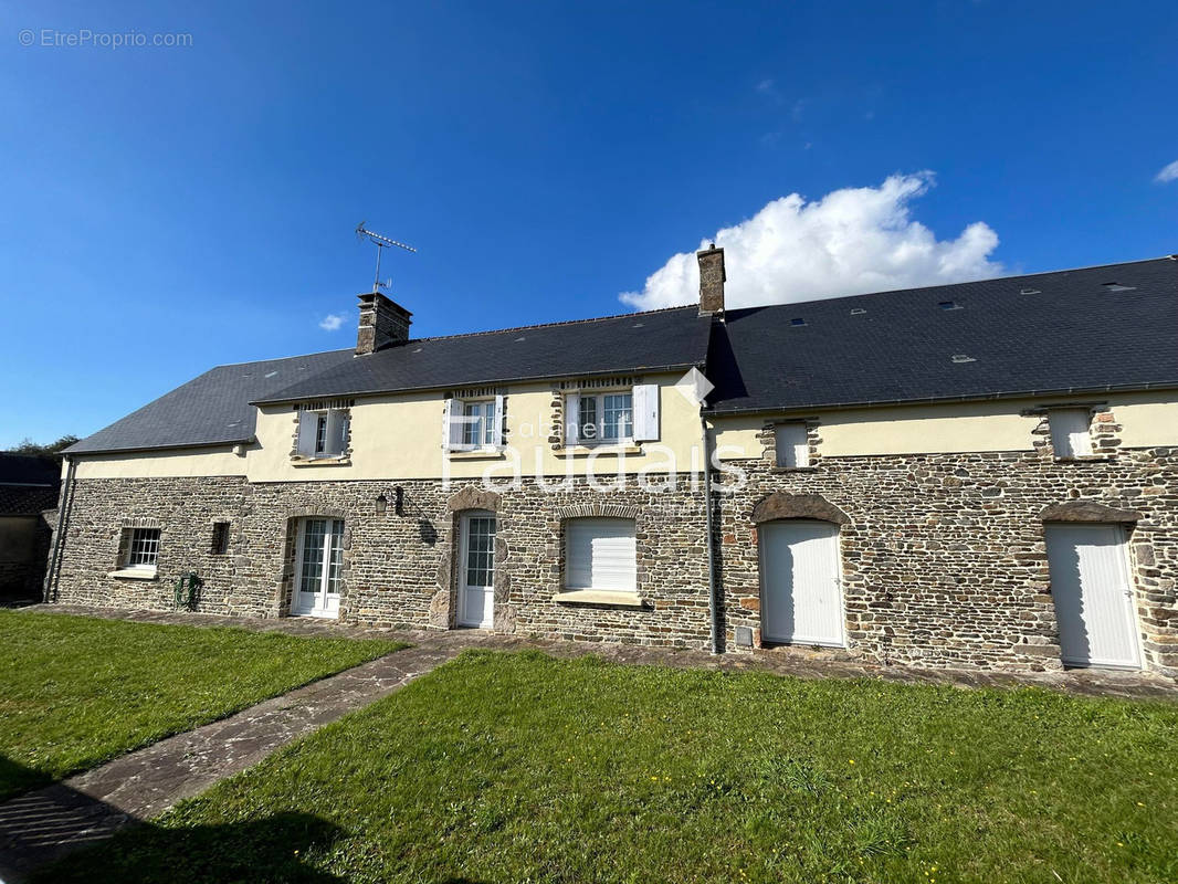 Maison à SAINT-REMY-DES-LANDES