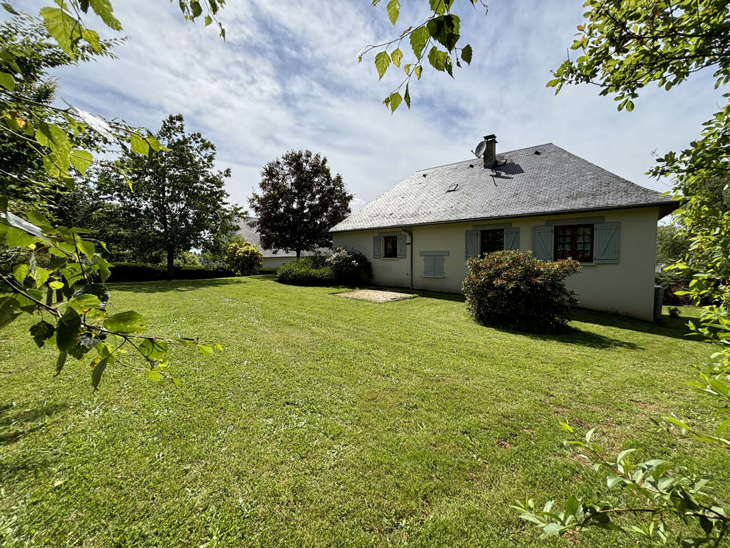 Maison à UZERCHE