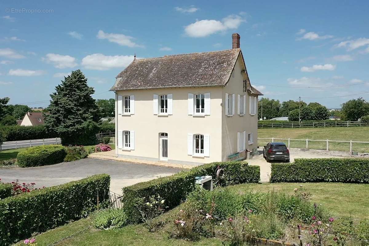 Maison à SAINT-PIERRE-SUR-DIVES