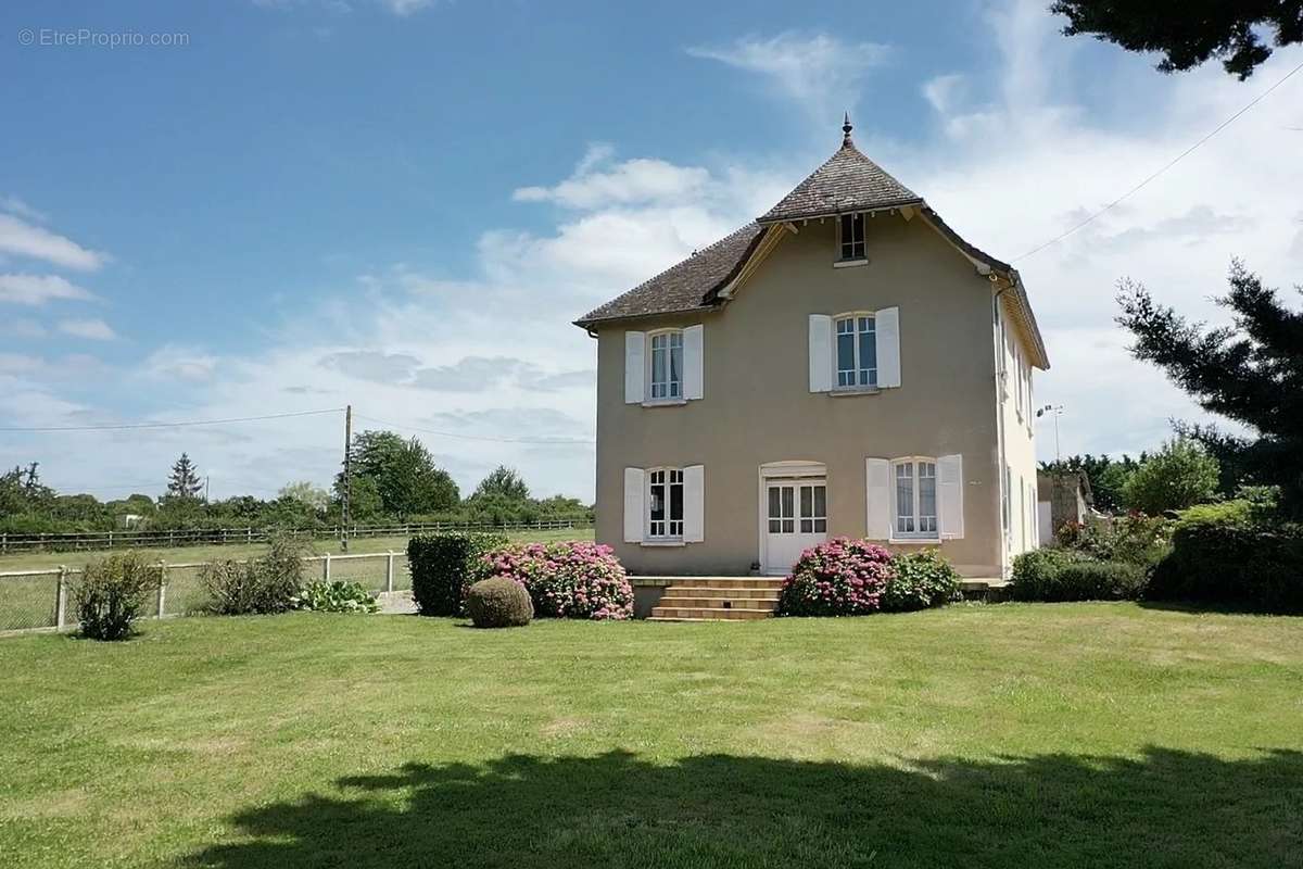 Maison à SAINT-PIERRE-SUR-DIVES