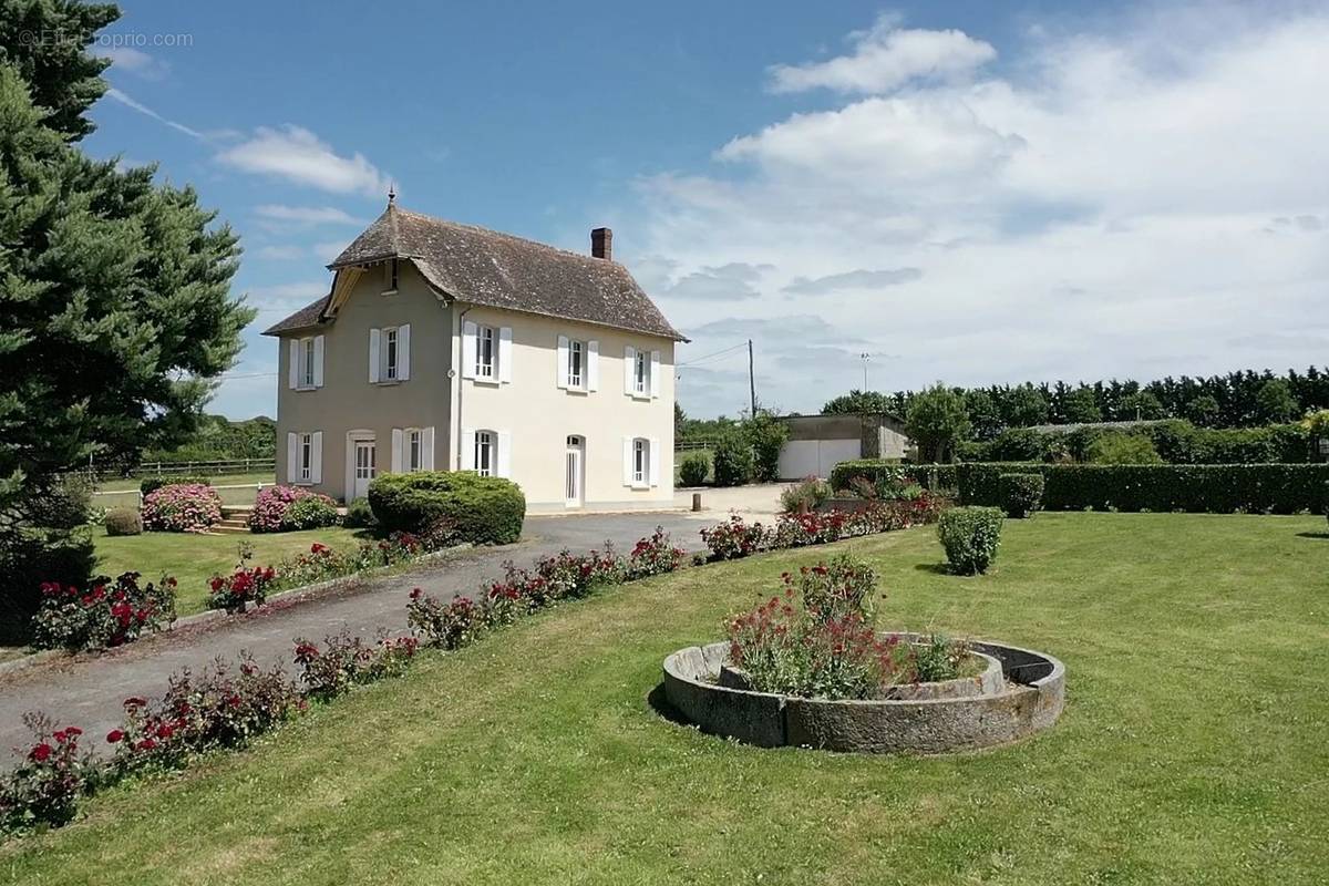 Maison à SAINT-PIERRE-SUR-DIVES