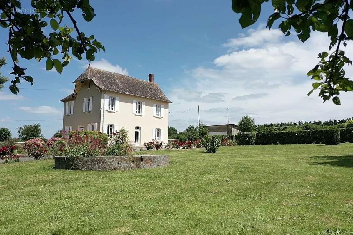 Maison à SAINT-PIERRE-SUR-DIVES