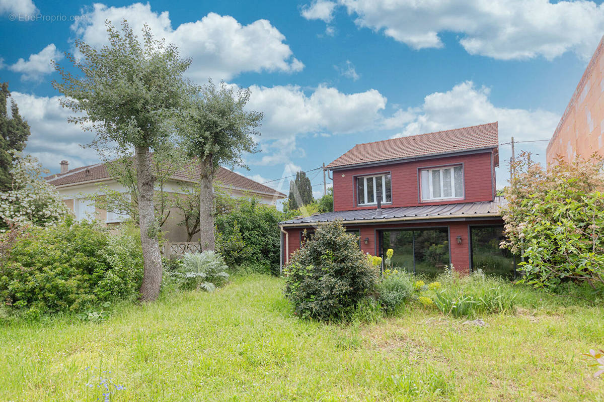 Maison à CHAMPS-SUR-MARNE