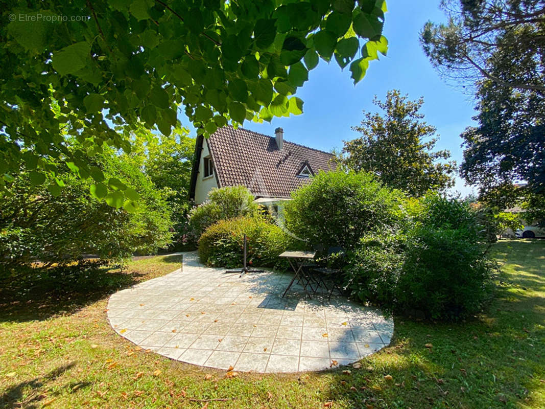 Maison à SAINT-GERMAIN-LES-ARPAJON