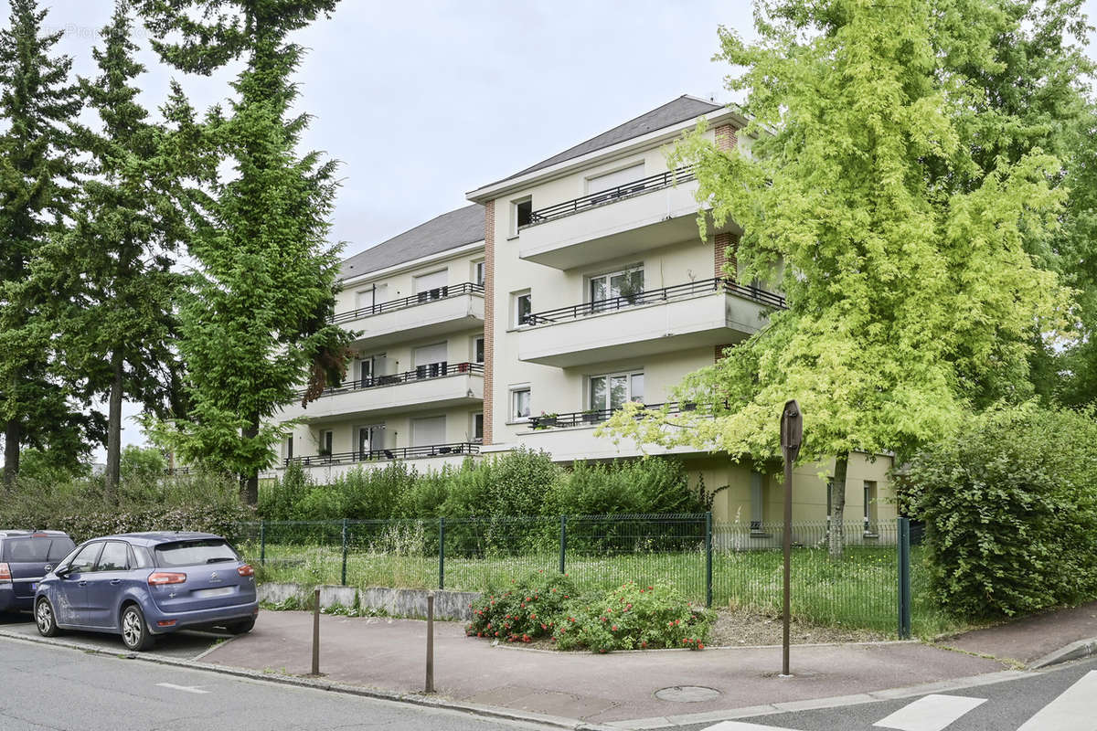 Appartement à SAINT-JEAN-DE-LA-RUELLE