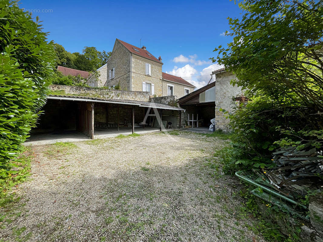 Maison à AUVERS-SUR-OISE