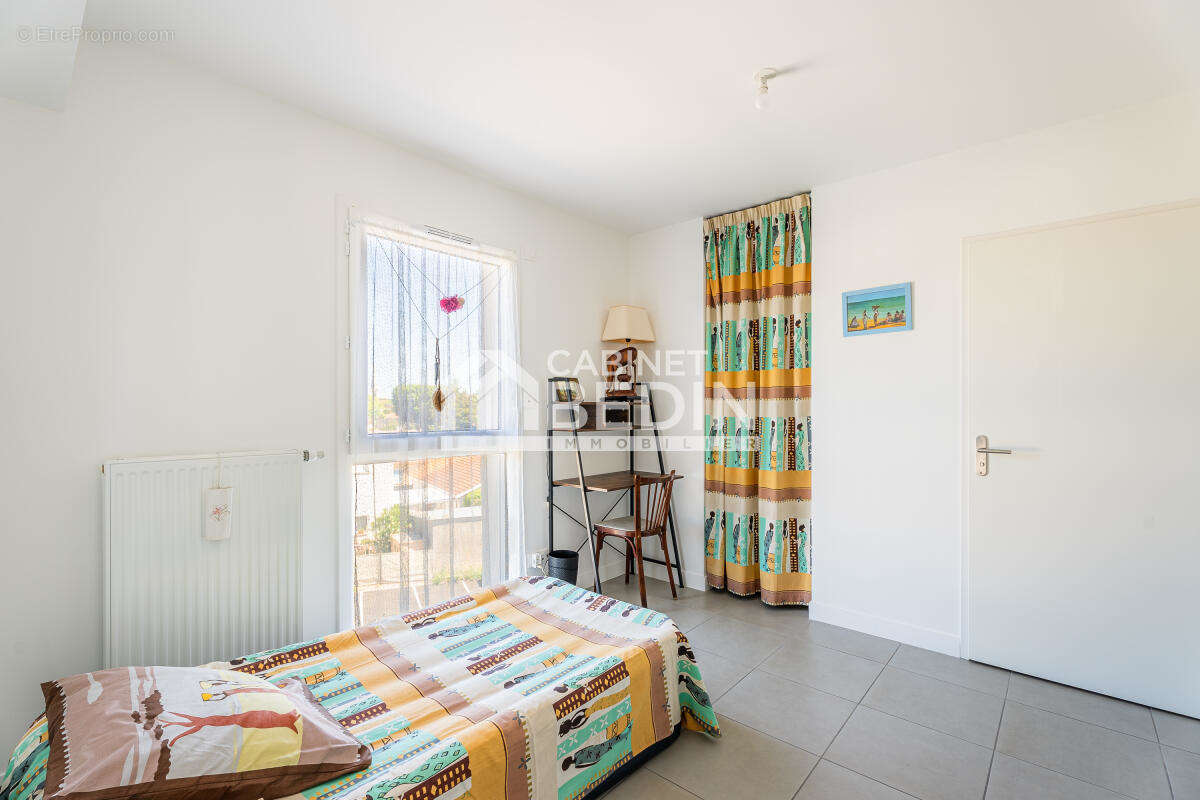 Appartement à ARES